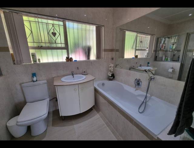 3 BEDROOM HOUSE FOR SALE IN GLENVISTA